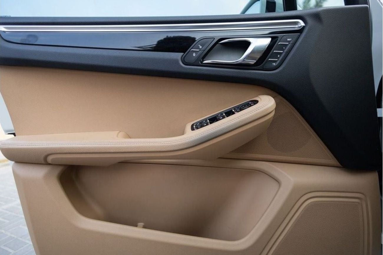 Porsche Macan Std 2.0L (252 HP) Porsche Macan 2018 GCC under Warranty with Flexible Down-Payment.