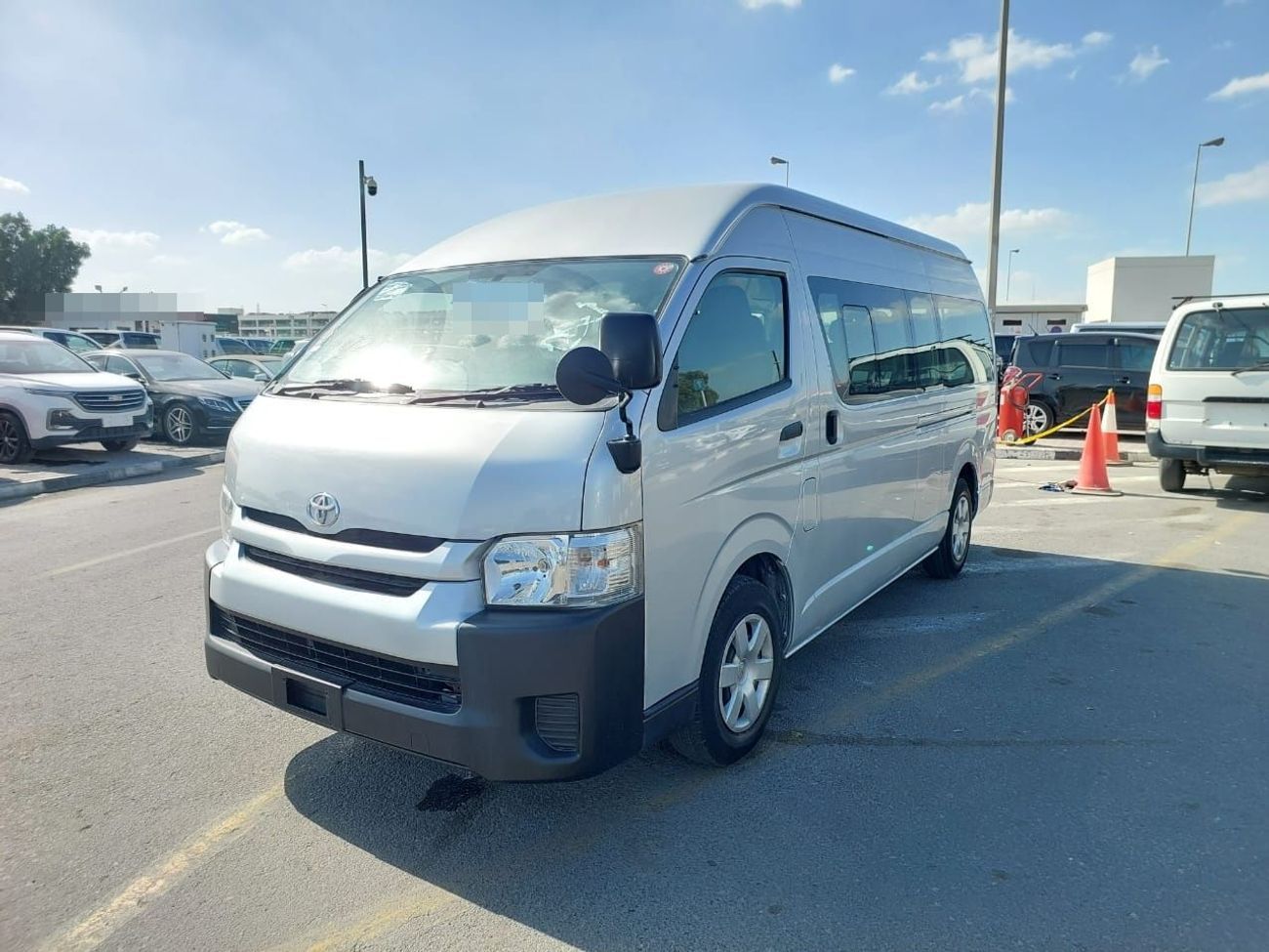 Toyota Hiace TOYOTA HIACE COMMUTER VAN RHD 2014 MODEL 3.0 L DIESEL AUTOMATIC(PM13991)