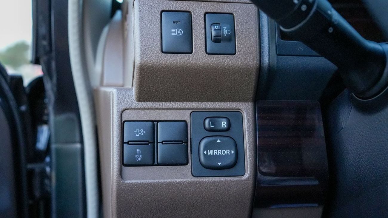 Toyota Land Cruiser 70 2026 Toyota Land Cruiser LC 76 2.8L AT Diesel (Gray)