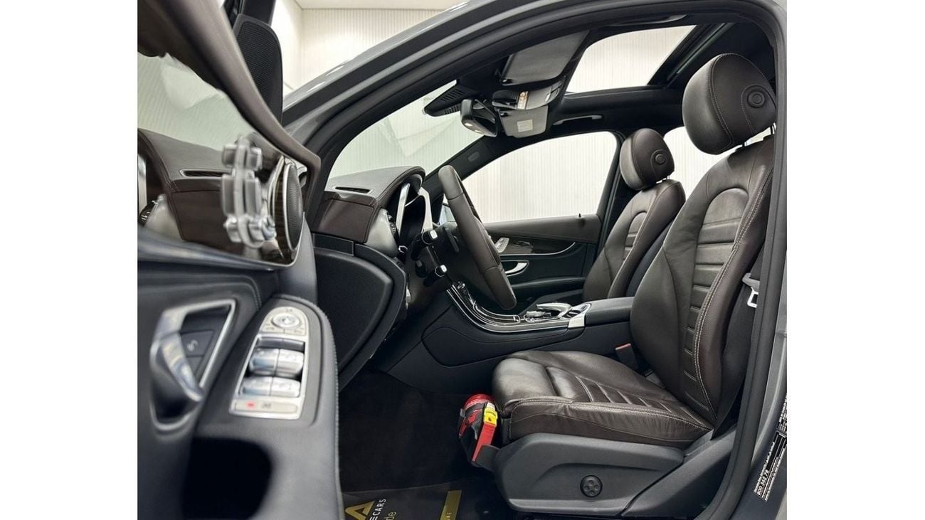 مرسيدس بنز GLC 300 2017 Mercedes-Benz GLC 300 AMG, Full Mercedes Service History, Warranty, GCC