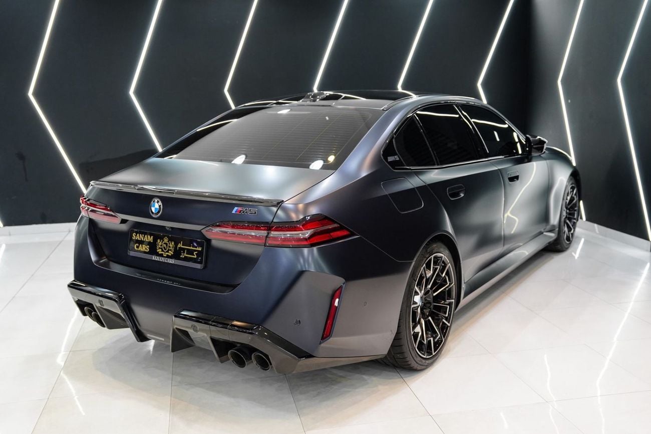 بي أم دبليو M5 Competition 2026 BMW M5 | HYBRID | Carbon Interior | Dealer Warranty + Service!!