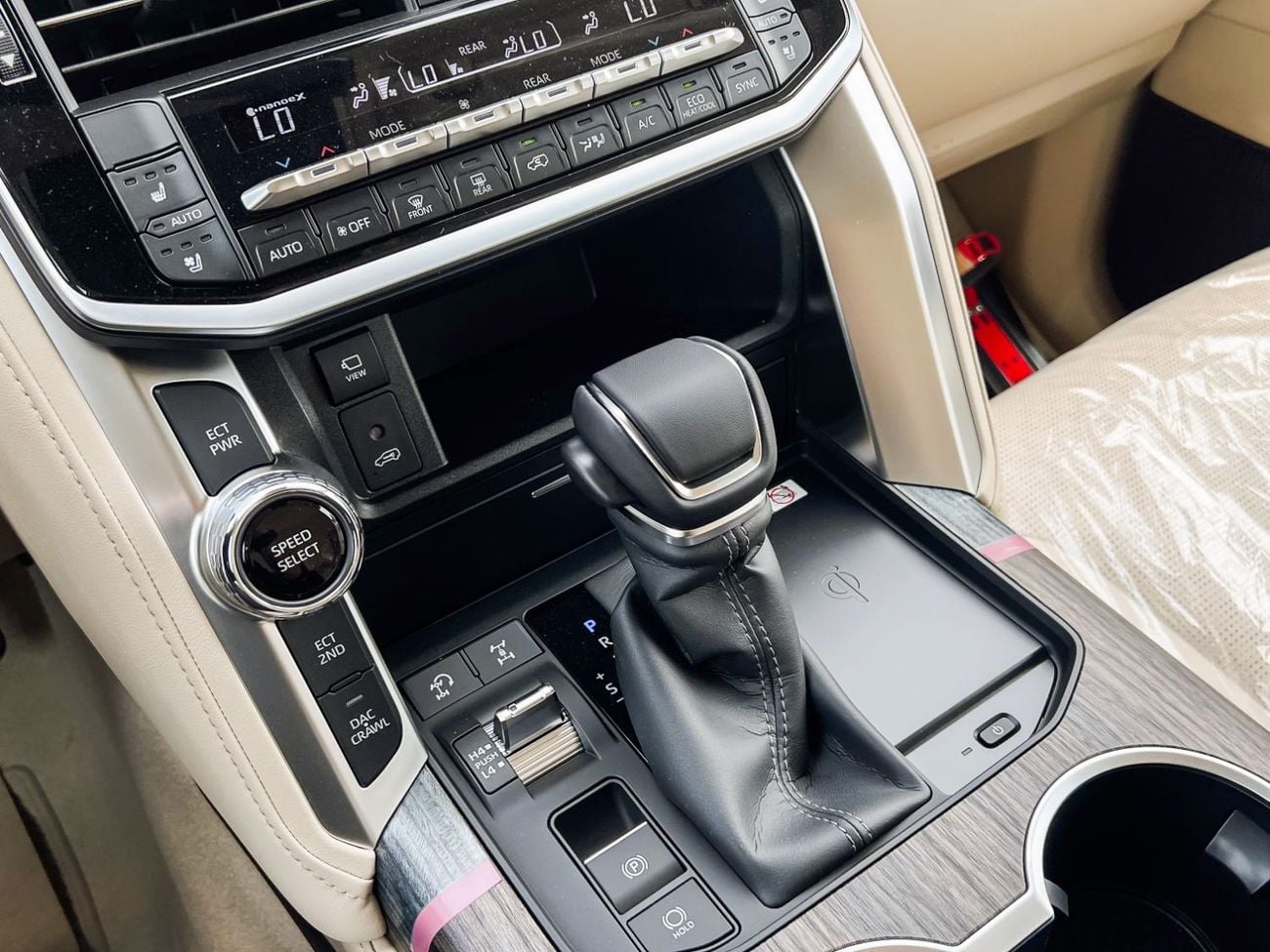 Toyota Land Cruiser EXPORT ONLY - Toyota LC300 VXR 4.0L (Jordanian Specification)