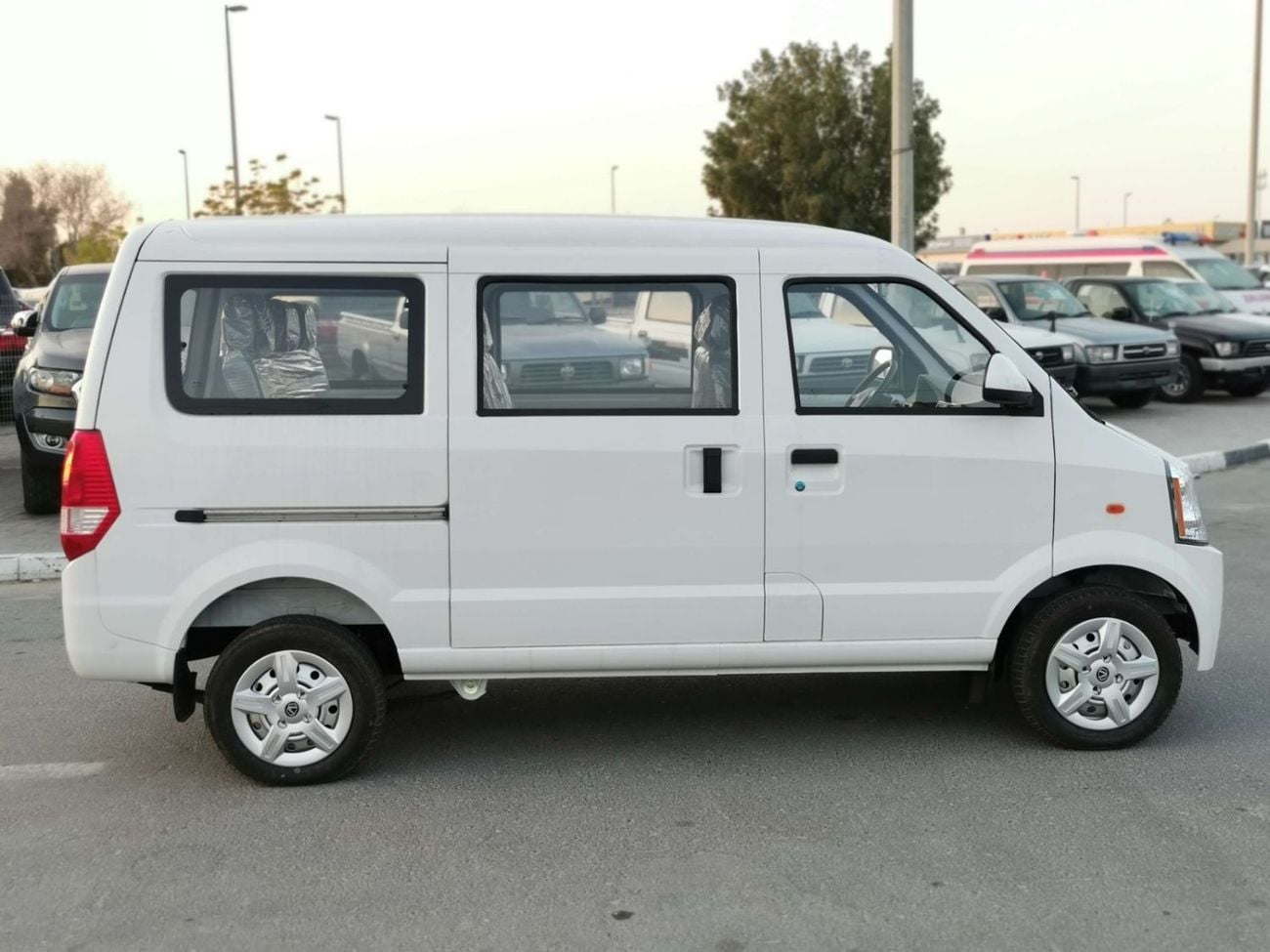 Victory V2 MINI BUS / 7 SEATER / 1.5L PETROL V4 M/T / AIRBAGS & ABS