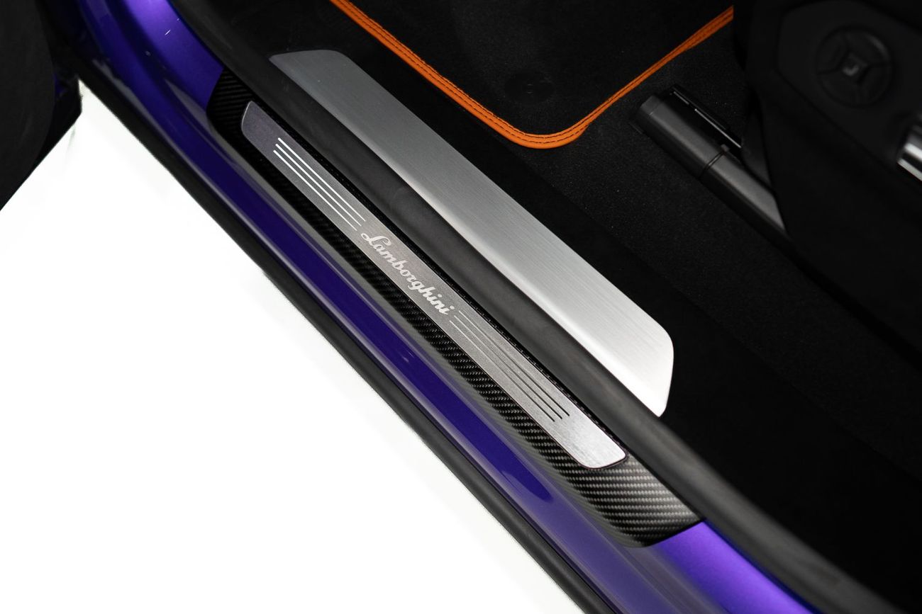 لامبورغيني اوروس 4.0T V8 Performante URUS PERFORMANTE | FULL CARBON INT/EXT | EXTENDED PERFORMANTE TRIM | SUNSHINE PA