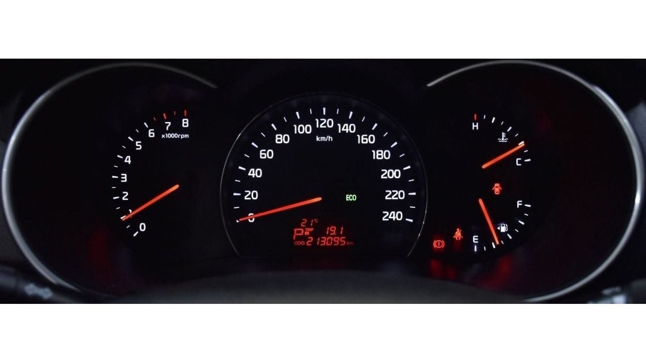 Kia Sorento EXCELLENT DEAL for our KIA Sorento ( 2014 Model ) in Silver Color GCC Specs