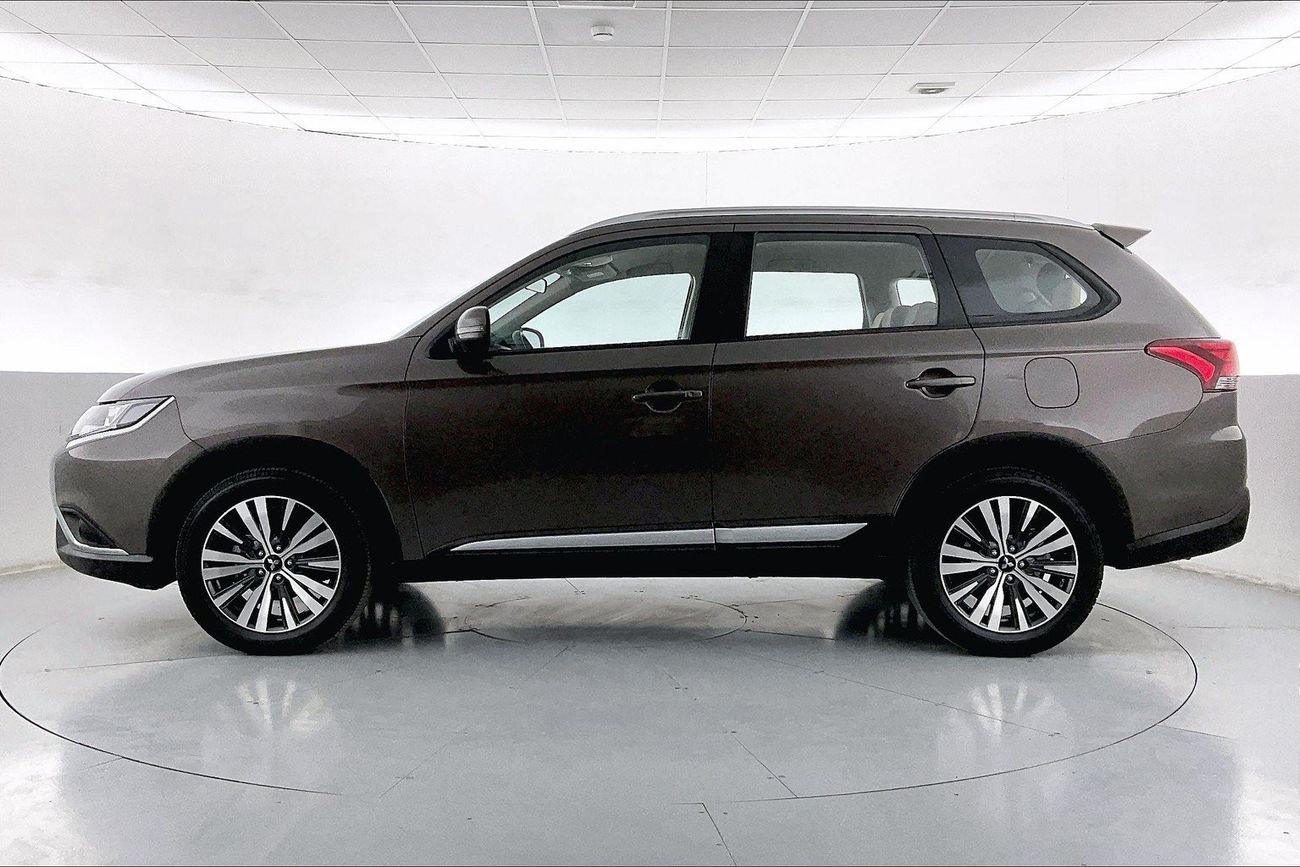 Mitsubishi Outlander GLX Midline| 1 year free warranty | Flood Free