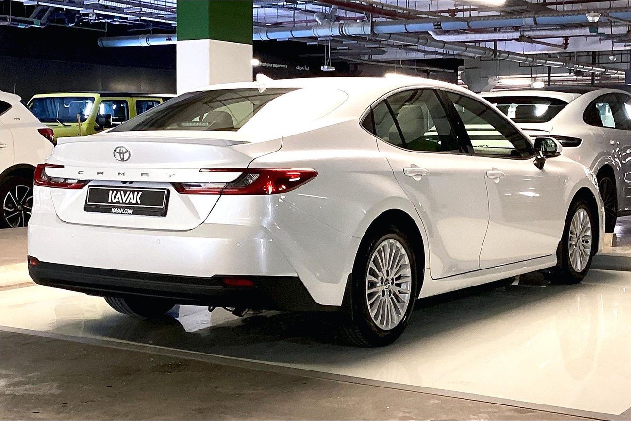 تويوتا كامري XLE | شامل الضمان | 0 ﺪﻔﻋﺓ ﺃﻮﻟﻯ