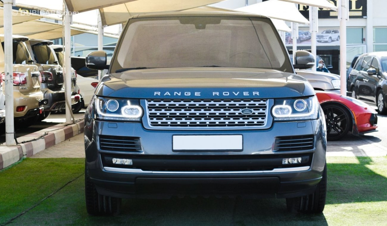 Land Rover Range Rover Vogue With Vogue SE Supercharged Badge