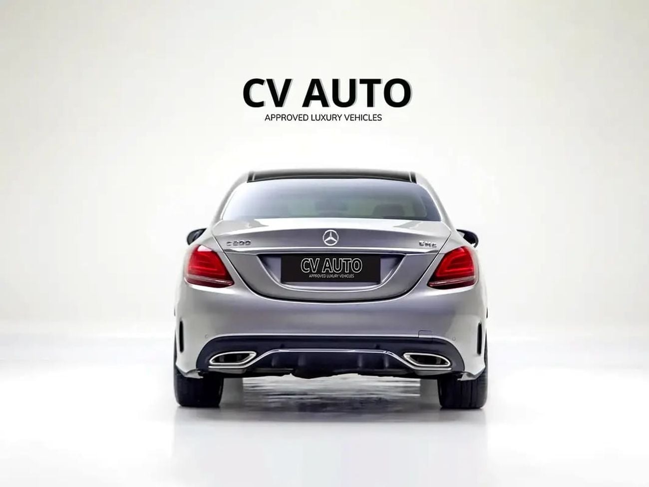 Mercedes Benz C200 C200 | GCC Specification | Silver Exterior | Luxury Sedan