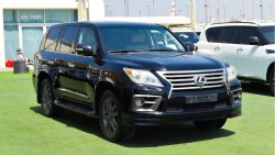 لكزس LX 570 LEXUS LX 570.  SPORT. S لكزس ال اكس ٥٧٠ خليجي/بحالة الوكالة/بدون حوادث/داخل بيج /كاميرا/٣شاشات/فتحة