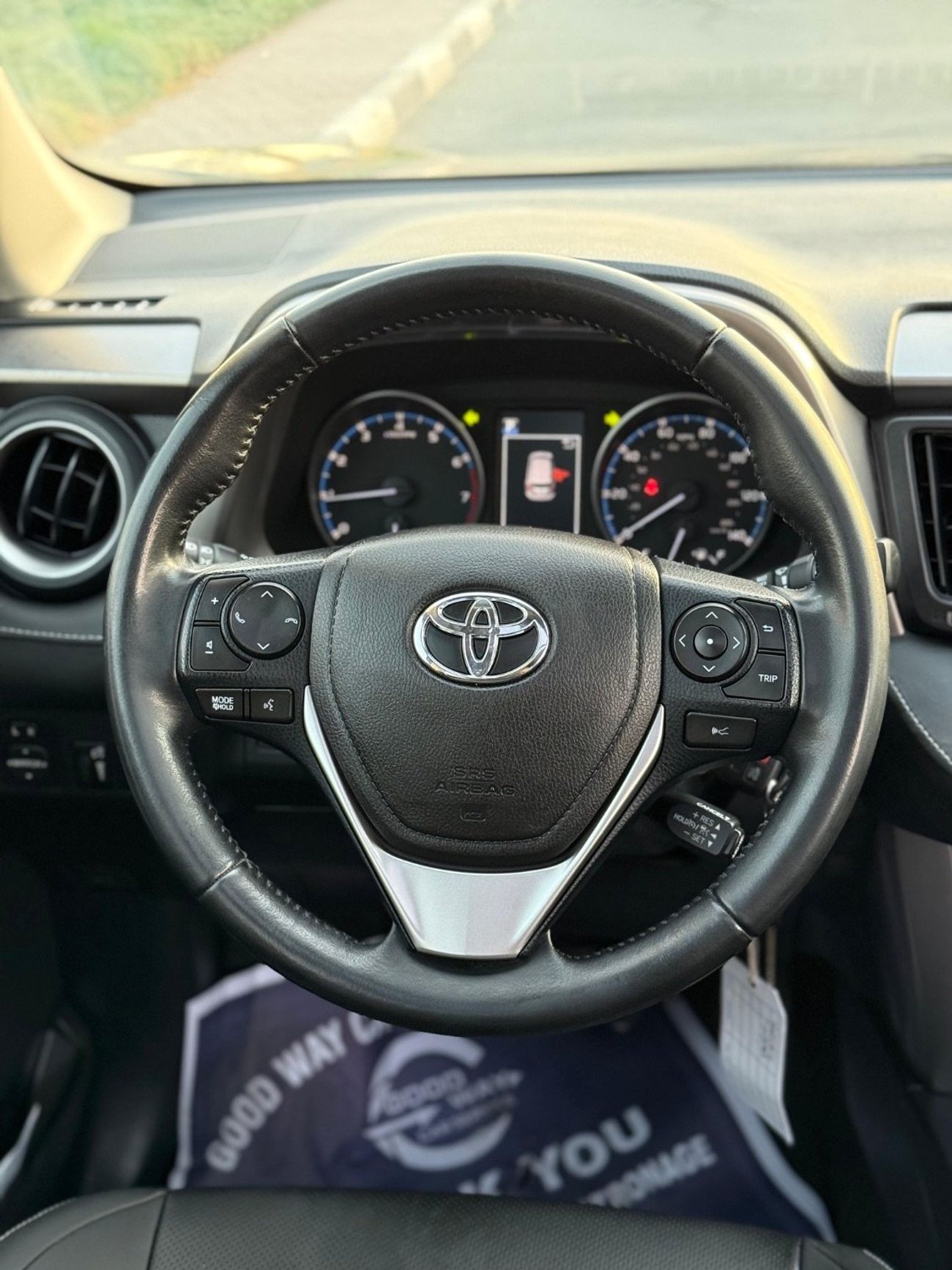 تويوتا راف ٤ XLE sunroof, leather seats Full Option