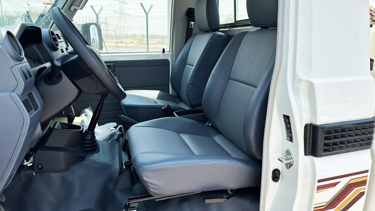 تويوتا لاند كروزر بيك آب TOYOTA LC79 SC 4.0 MT 2025 basic options