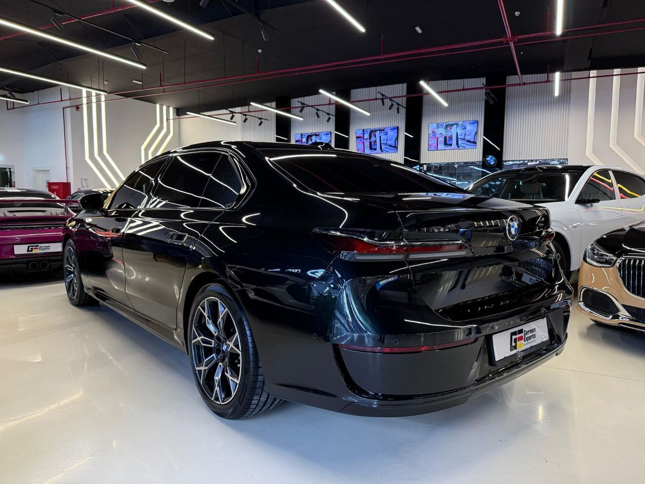 بي أم دبليو 740i 2025 BMW 740 Individual - Dealer Warranty + Service contract