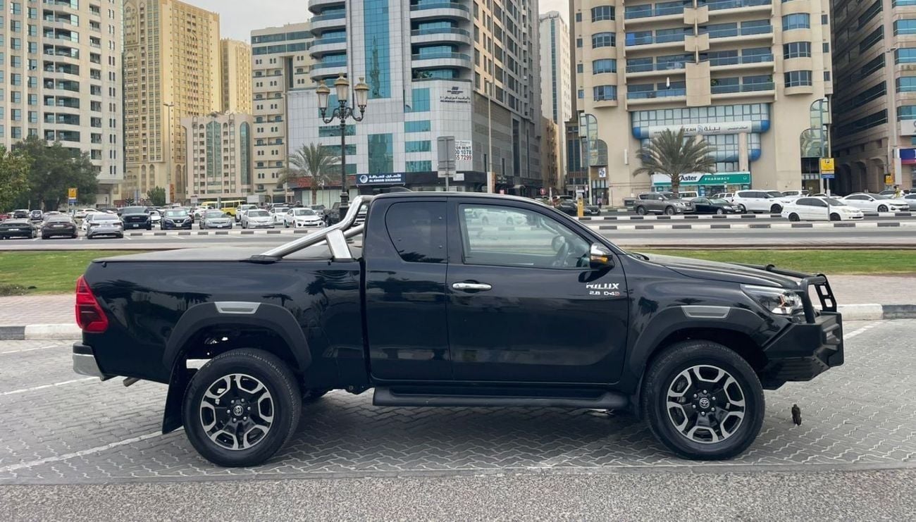 Toyota Hilux SMART CABIN 2024 ,DIESEL ,2.8 LITER ,RIGHT HAND DRIVE ,ONLY FOR EXPOT
