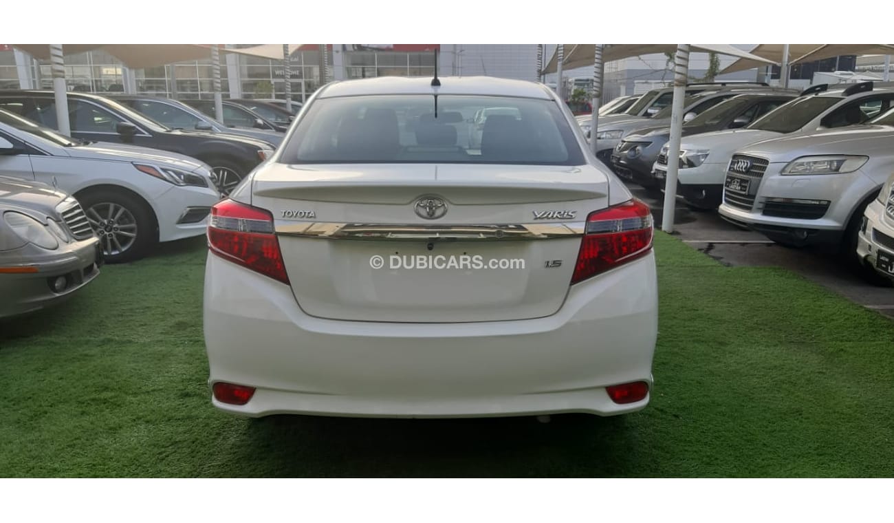 تويوتا يارس خليجى - جناح خلفى-  مثبت سرعة - كاميرا خلفية - رنجات - بحالة ممتازة لاتحتاج لاى مصاريف