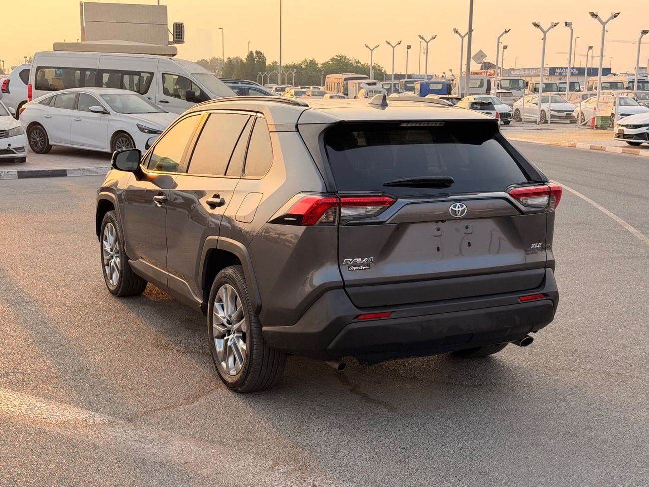 تويوتا راف ٤ XLE تويوتا RAV4 XLE بريميوم موديل 2023 كاملة المواصفات، مستوردة من الولايات المتحدة الأمريكية