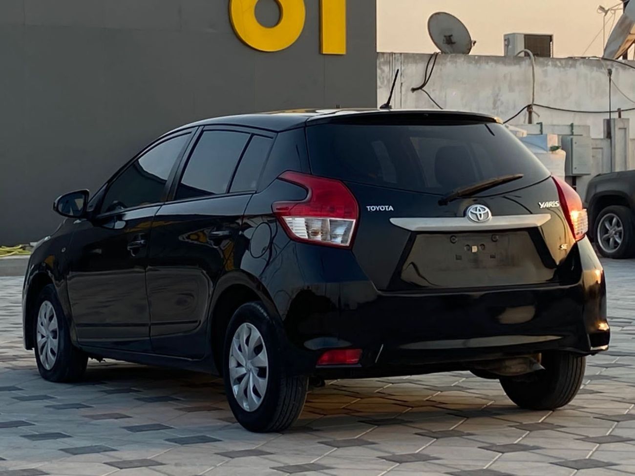 Toyota Yaris TOYOTA YARIS SE MODEL : 2016 MILEAGE : 129,000 K/M PRICE : 27,000 DIRHAMS GULF SPECIFICATIONS Withou
