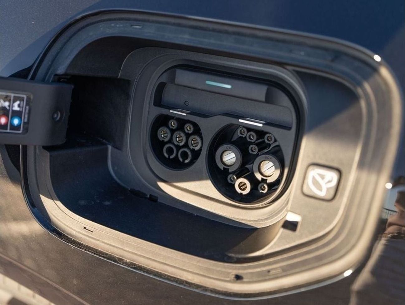 لينك أند كو Z10 2024 LYNK & CO Z10 MAX - BLACK inside BROWN | Export Price