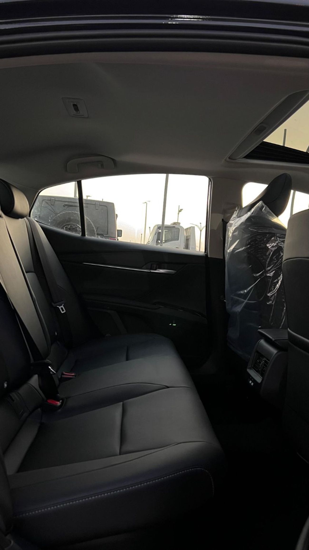 Toyota Camry XLE 2.5L Hybrid