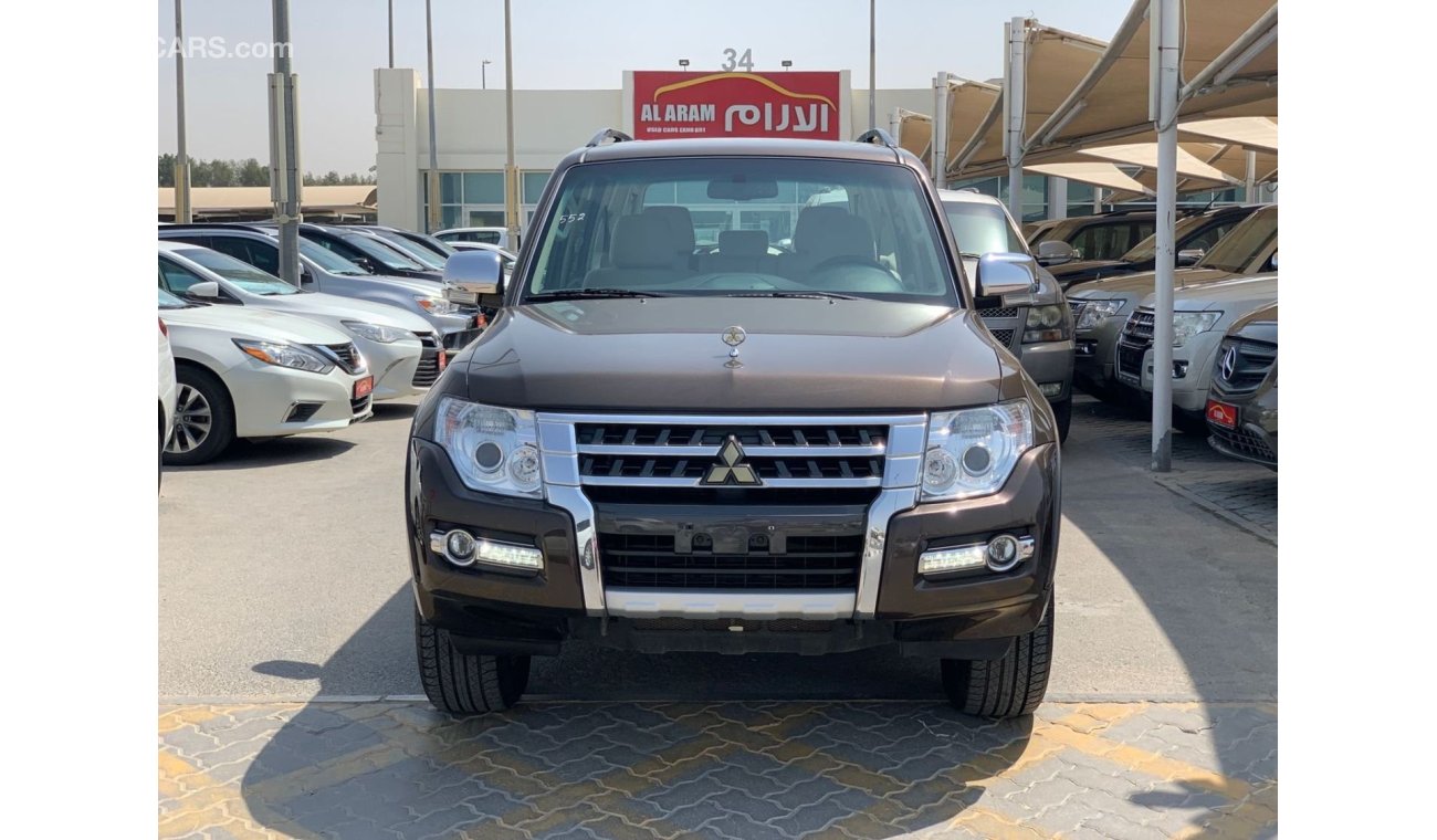 ميتسوبيشي باجيرو Mitsubishi Pajero GLS 2019 V6 3.0L Sunroof Ref#552