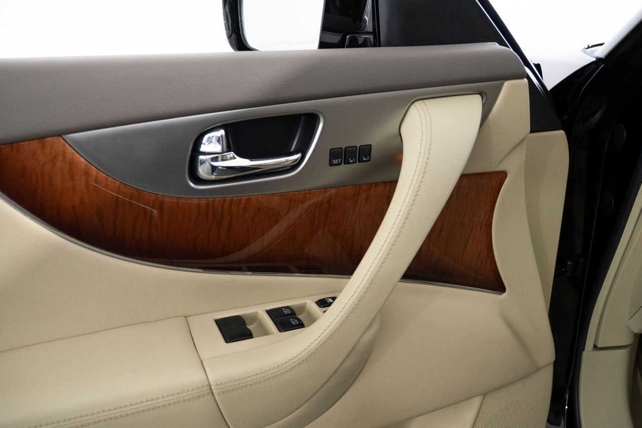 Infiniti QX70 Luxury
