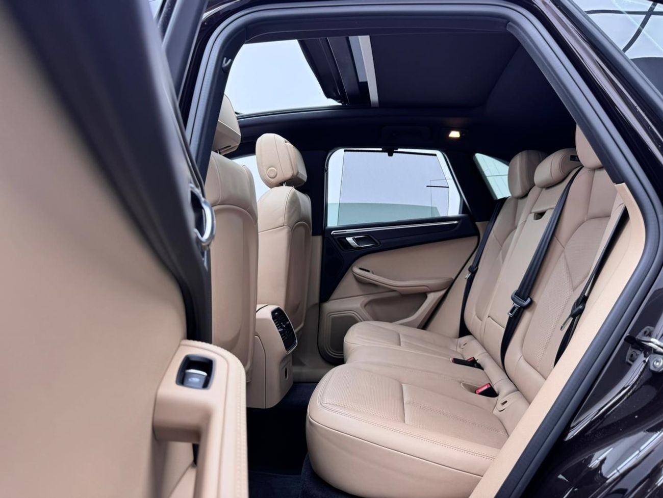 Porsche Macan Std 2.0L (252 HP) 2019 Porsche Macan, Full Service History, 1 Year Warranty, Excellent Condition, GC