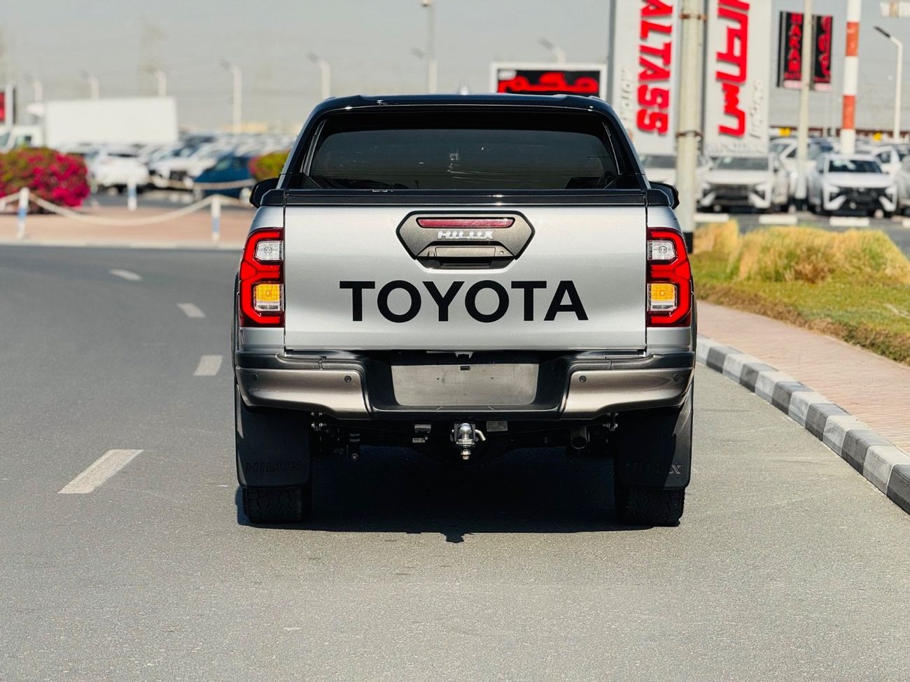 تويوتا هيلوكس TOYOTA HILUX ROGUED FULL OPTION TOP OF THE RANGE RHD