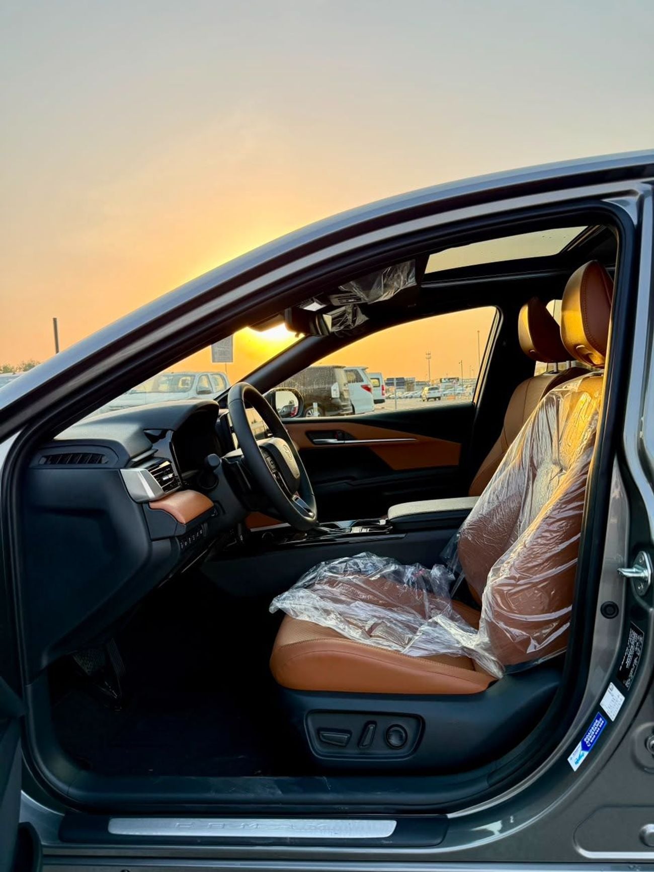 Toyota Camry Toyota Camry Limited HEV 2.5L Gray 2026 Al Futtaim Specs