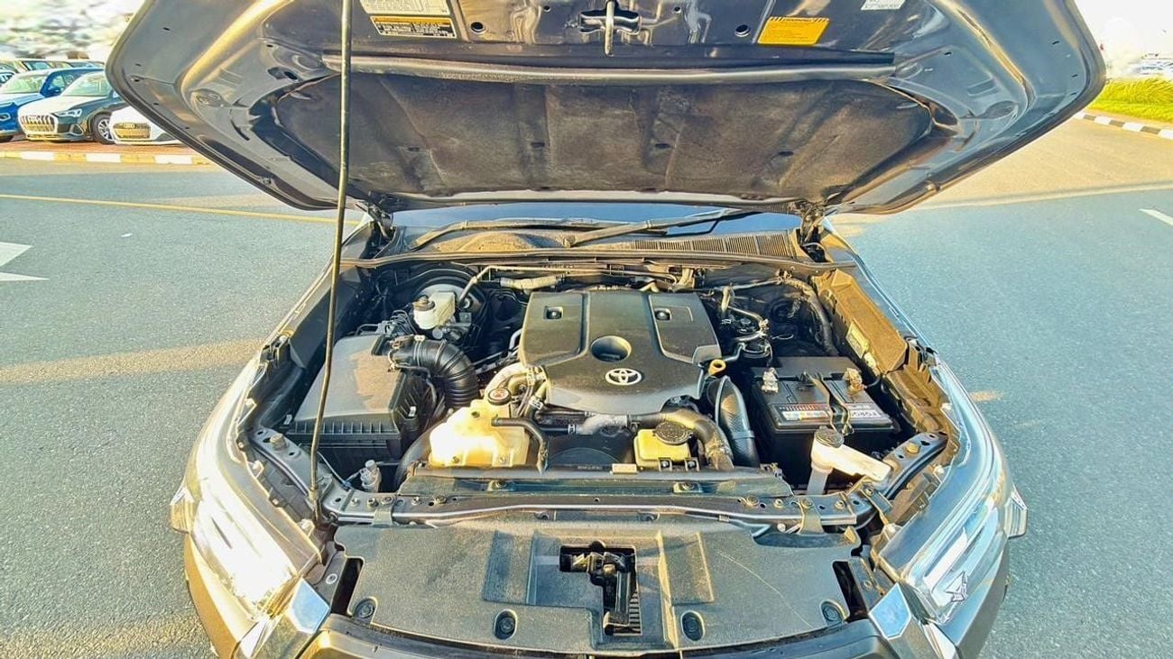 تويوتا هيلوكس 2019 | 2.8L DIESEL ENGINE | AT | RHD | PREMIUM BLACK LEATHER SEATS | ROOF MOUNTED LED LIGHTS | ROLL