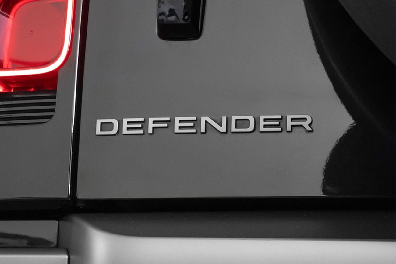Land Rover Defender P400 110 X-Dynamic HSE 3.0L (5 Seater)