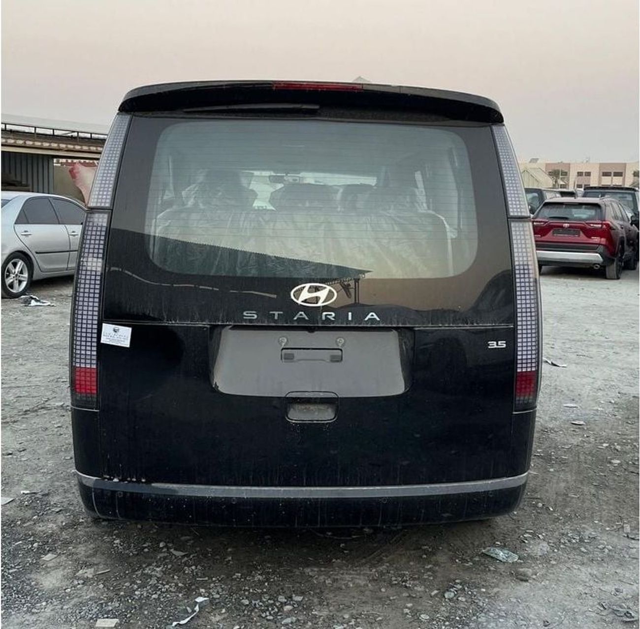 Hyundai Staria HYUNDAI STARIS 3.5 V6 PETROL 11 STR 2025 MODEL