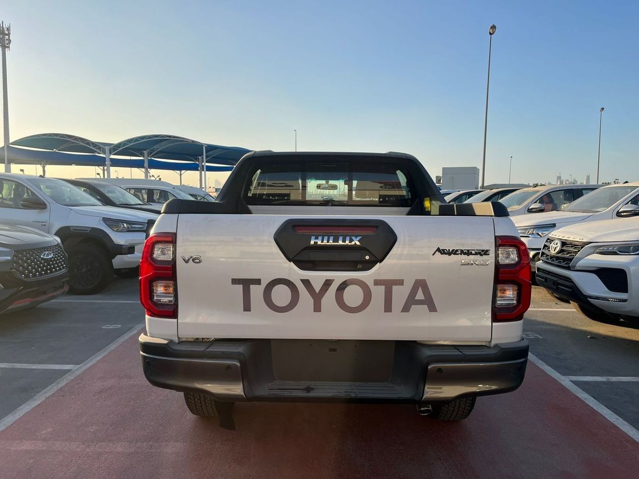 Toyota Hilux TOYOTA HILUX 4.0 ADVENTURE WHITE 2025 OMAN SPEC