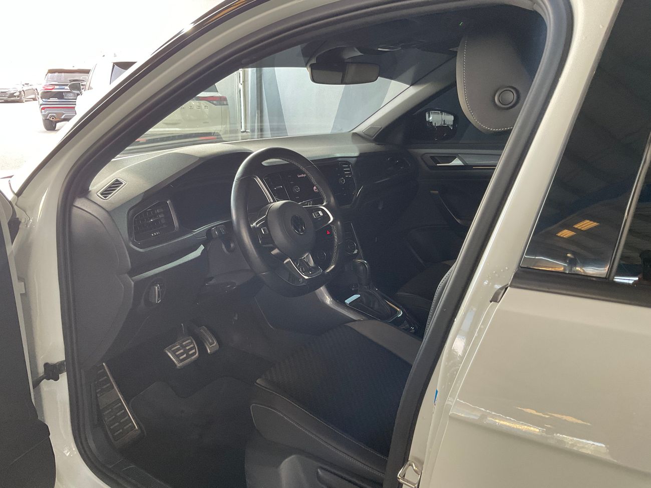 Volkswagen T ROC R-Line | Guaranteed Warranty | 0 Down Payment