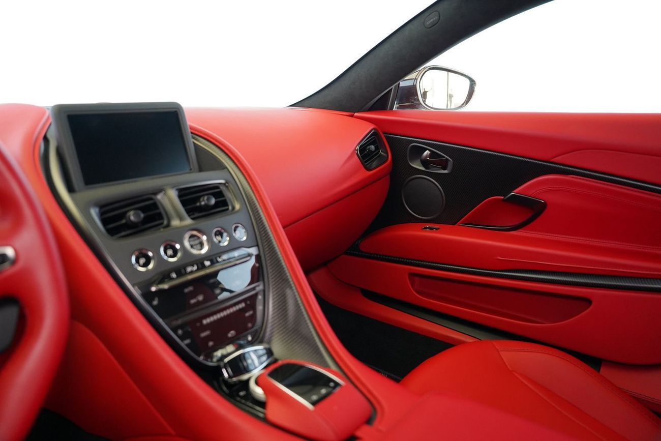 أستون مارتن DB11 AMR 5.2L