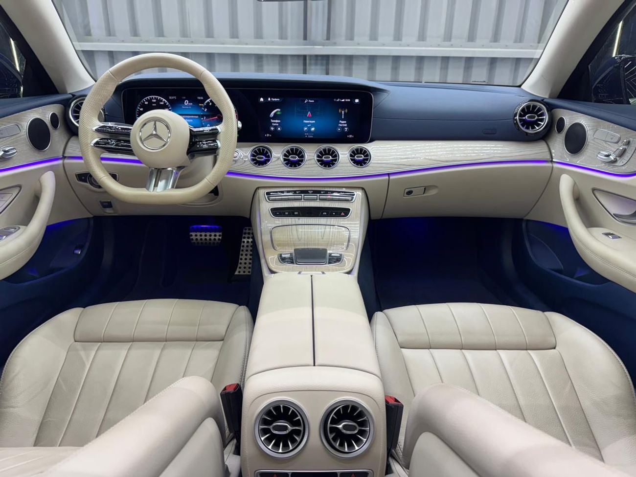 Mercedes Benz E 200 Coupe 2.0 L
