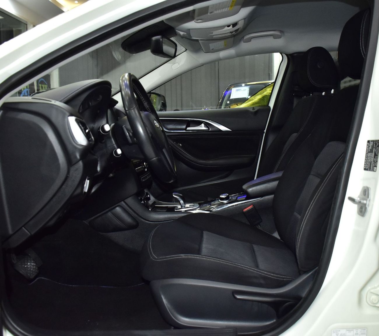 إنفينيتي Q 30 EXCELLENT DEAL for our Infiniti Q30 ( 2018 Model ) in White Color GCC Specs