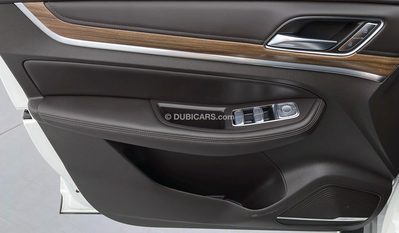 أم جي RX8 LUX 2000