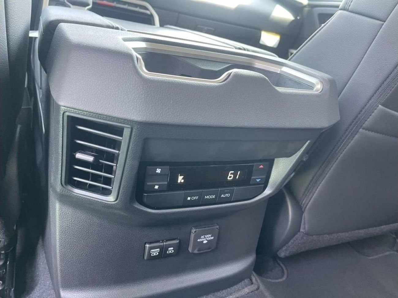 تويوتا سيكويا limited  full option Hybrid