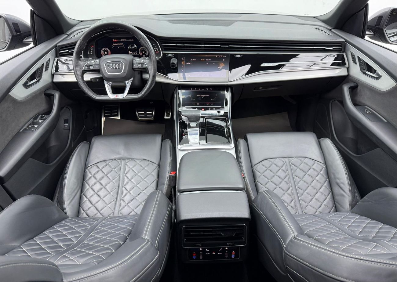 أودي Q8 55 TFSI quattro S-Line 3.0L (340 HP) 2019 Audi Q8 S-Line 55TFSI Quattro, Warranty, Fully Loaded, Exc