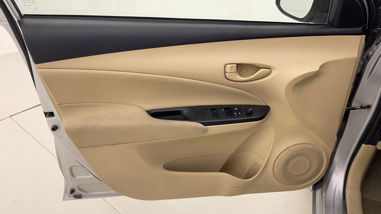 تويوتا يارس E 1.5 | بدون دفعة مقدمة | اختبار القيادة في المنزل