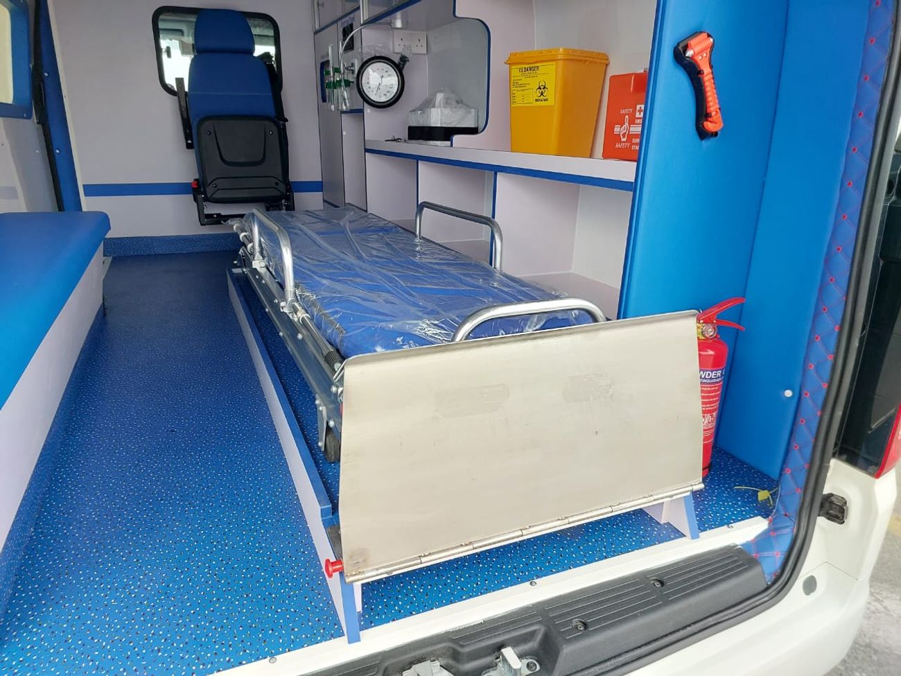 Toyota Hiace TOYOTA HIACE VAN AMBULANCE  RHD 2023 MODEL 2.8 L DIESEL AUTOMATIC(PM22474)