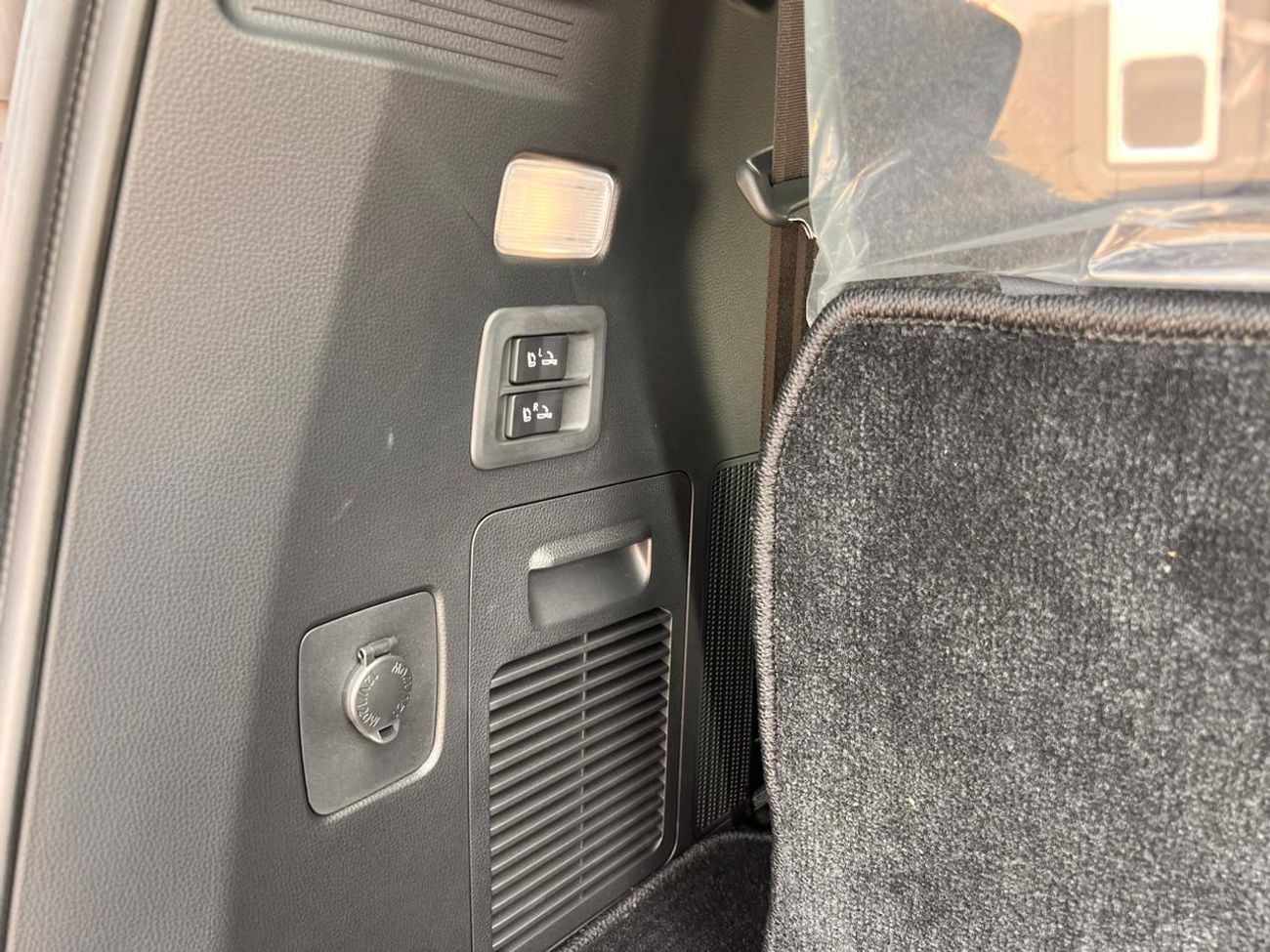 Toyota Land Cruiser ECTARC003 - RHD TLC300 VXR 3.3L Diesel Auto Black (Right Hand Drive)