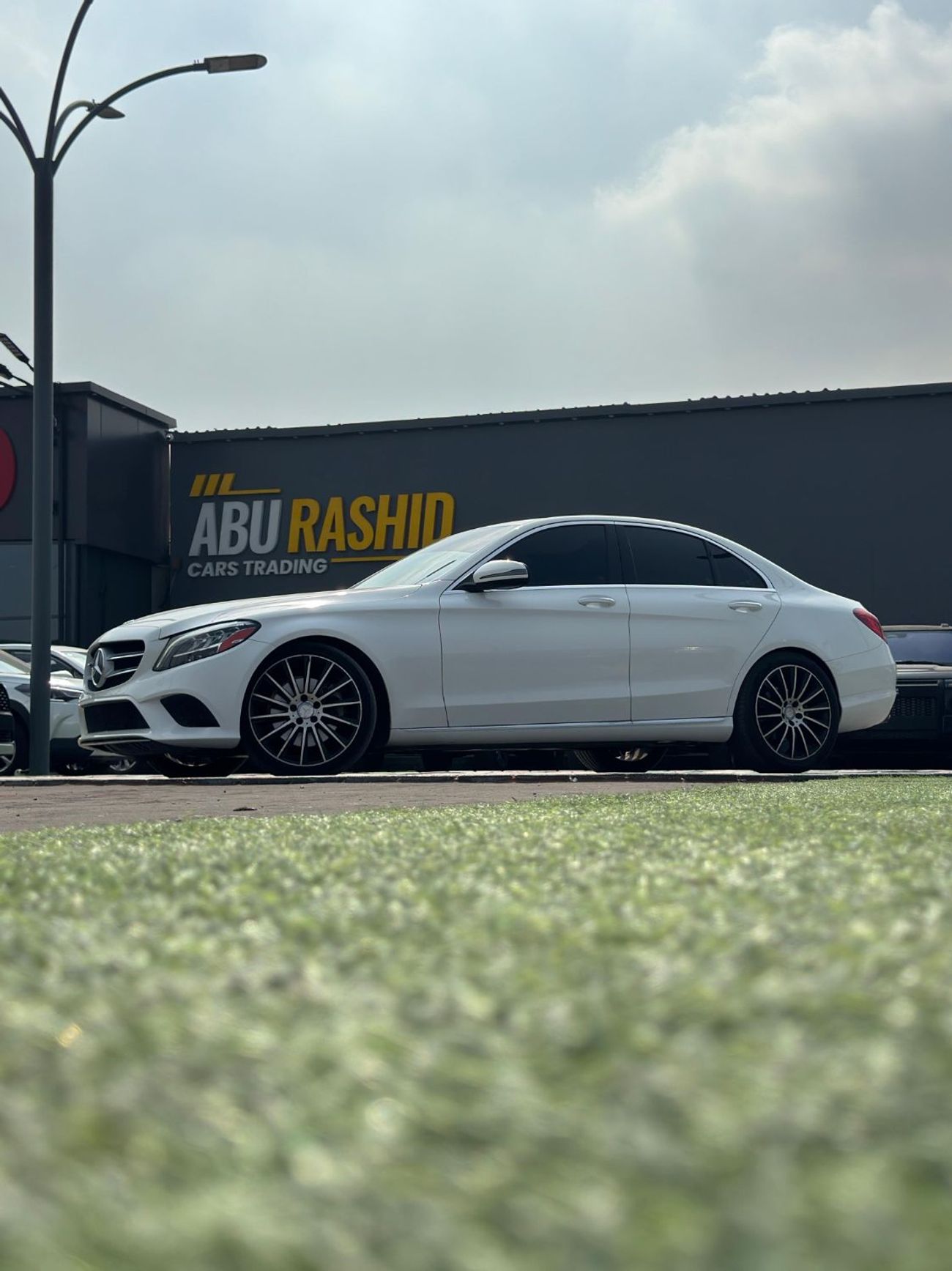 مرسيدس بنز C 300 Sport 2.0L (258 HP)