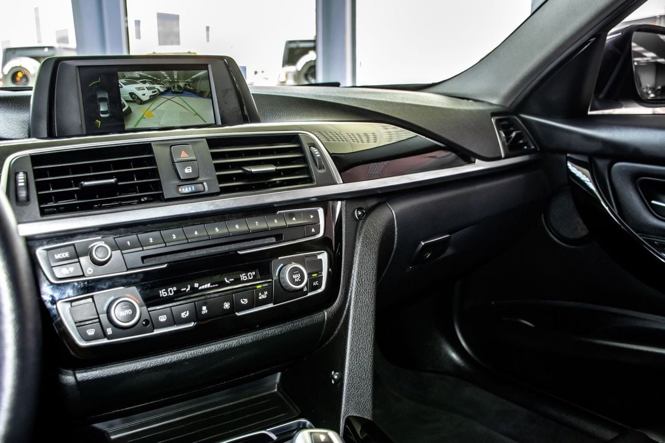 بي أم دبليو 318i EXCLUSIVE BMW 3 Series 318 2018 مواصفات خليجية