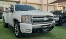 Chevrolet Silverado Gulf white / black color Electric chair - screen - cruise control - alloy wheels - remote control fo