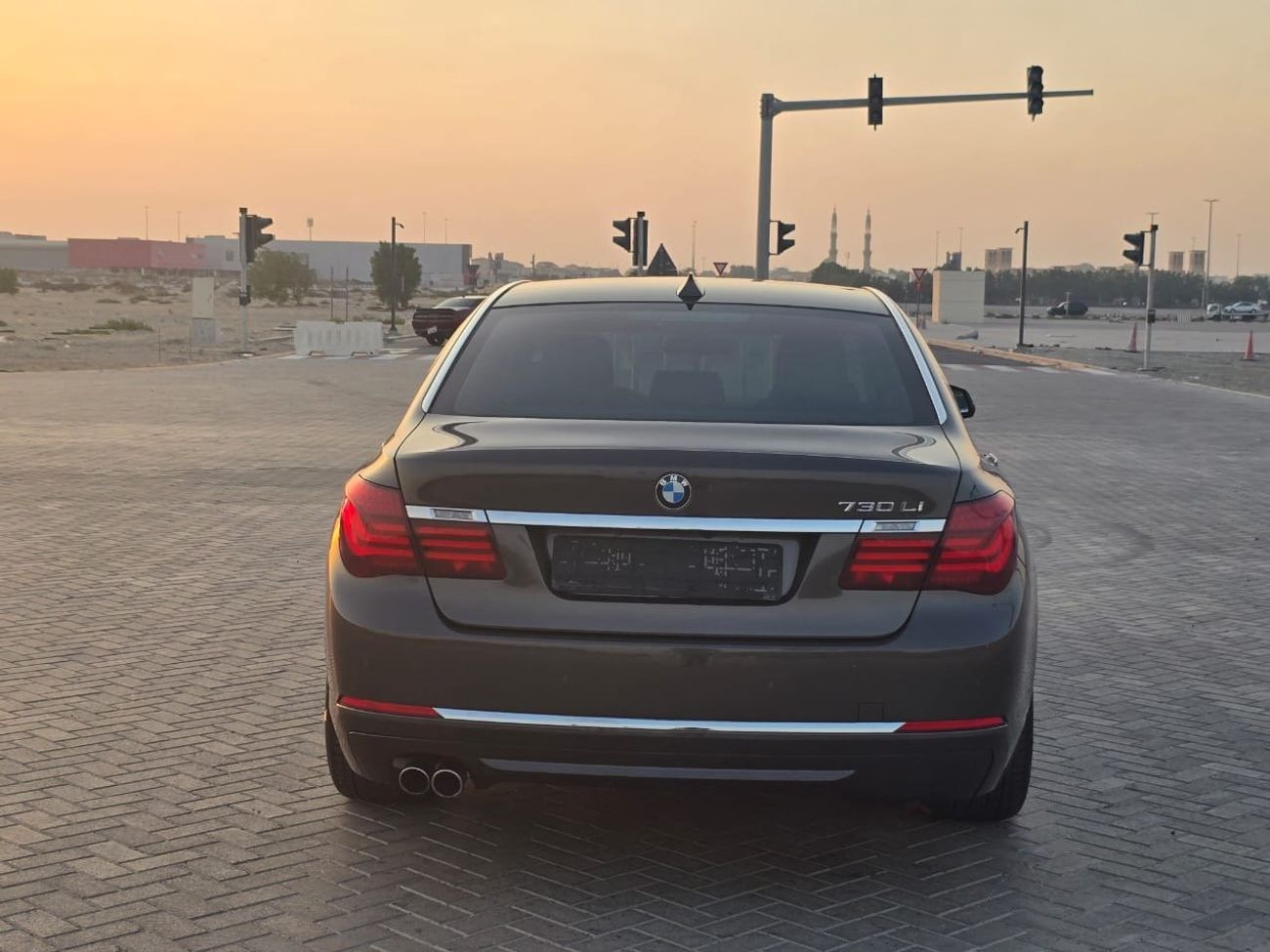 BMW 730Li MODEL 2015 GCC CAR PERFECT CONDITION INSIDE AND OUTSIDE FULL OPTION SUN ROOF LEATHER SEATS