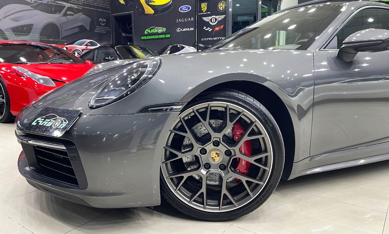 Porsche 911 Carrera 4S 3.0L (444 HP) Coupe