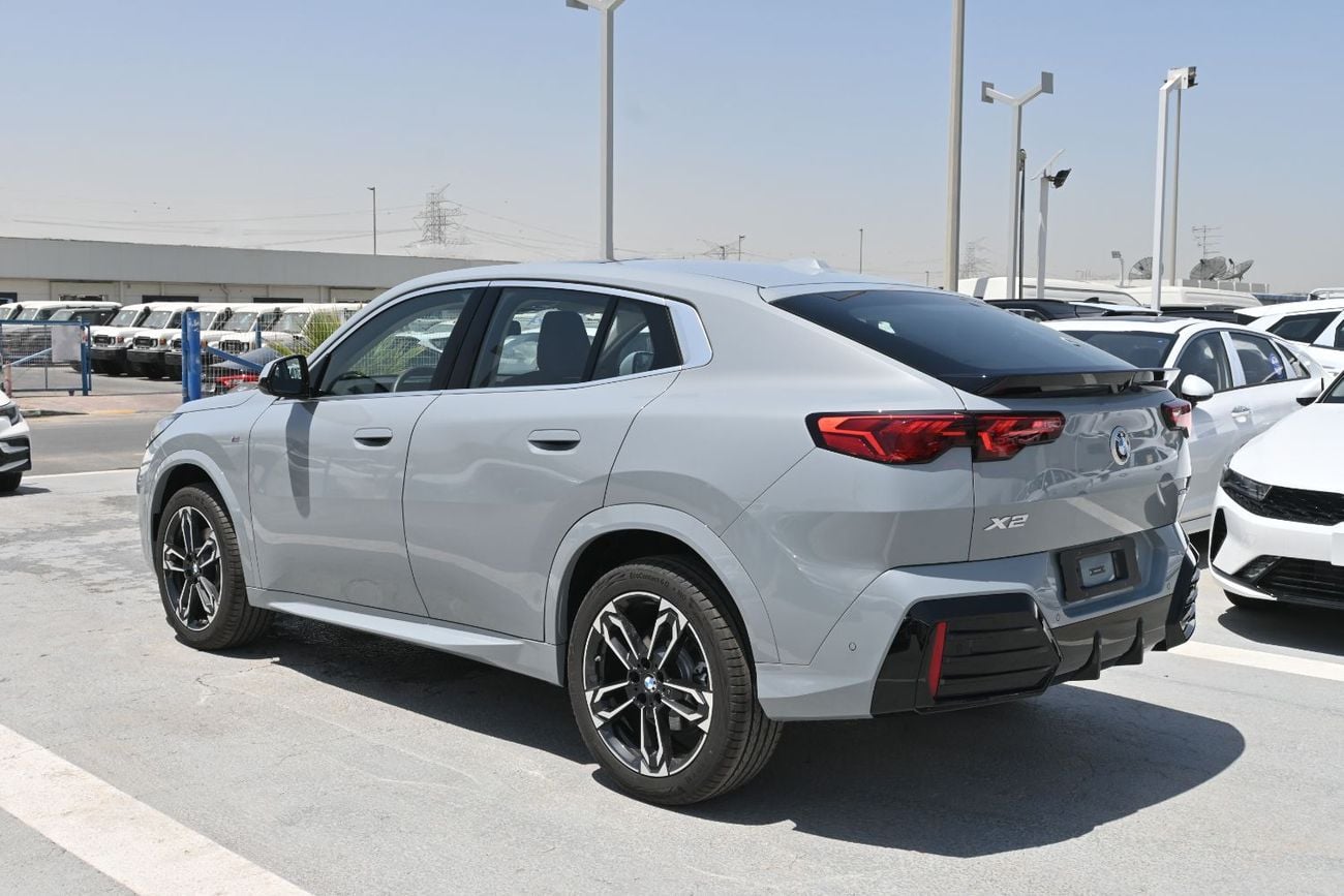 بي أم دبليو X2 BMW X2 sDrive 25i 2.0L Turbo, M Sport ENGINE: 2.0L CYLINDER: 4 Cylinder  POWERTRAIN: Turbo DRIVE: FW