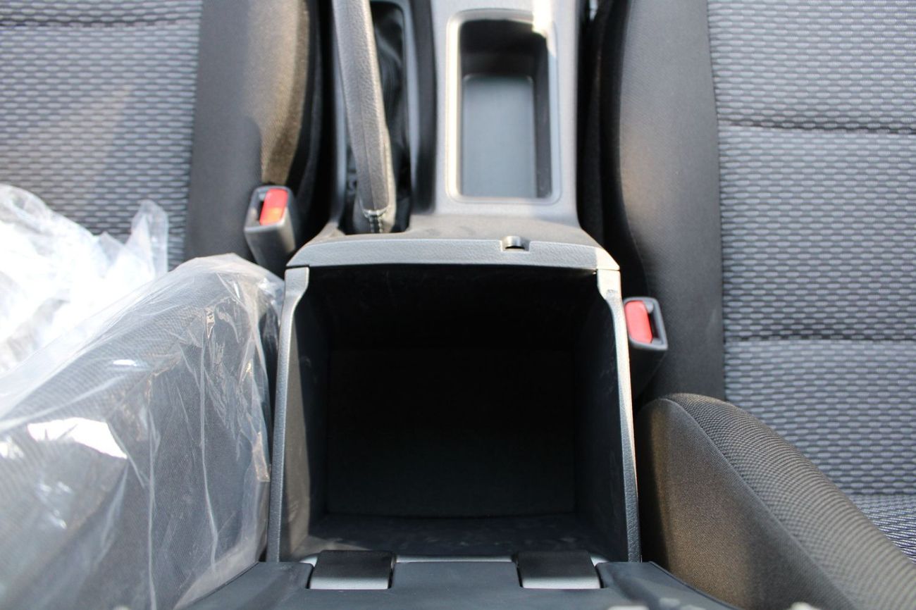 تويوتا هيلوكس TOYOTA HILUX 2.4L DIESEL DOUBLE CABIN 4 X 4 BASIC AUTOMATIC