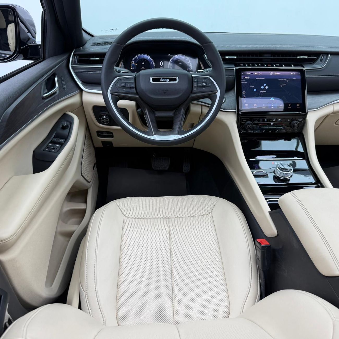 Jeep Grand Cherokee Limited 3.6L 2023 Jeep Grand Cherokee Limited Plus, 2028 Jeep Warranty, Low Km, Excellent Condition,